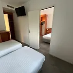 Akena Nantes - Ouest Hotel 2*