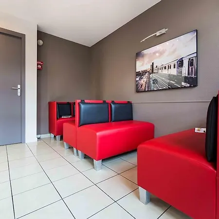 Akena Nantes - Ouest Hotel 2*