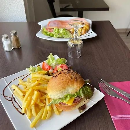 Akena Nantes - Ouest 2*