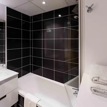 Hotel The Originals City, Agora, Nantes Ouest Orvault