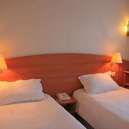 Akena Nantes - Ouest Hotel 2*