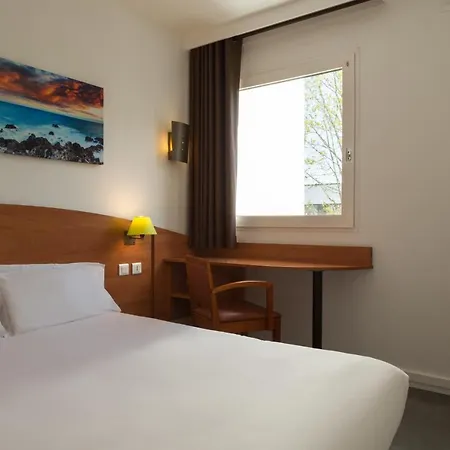 Akena Nantes - Ouest Hotel 2*