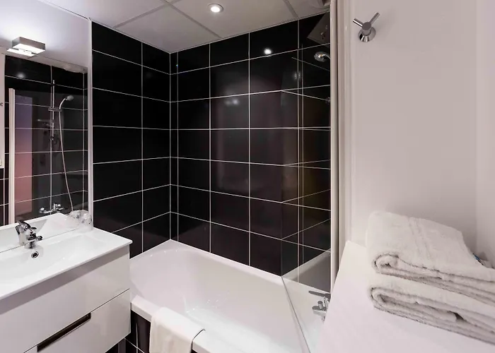 Hotel The Originals City, Agora, Nantes Ouest Orvault