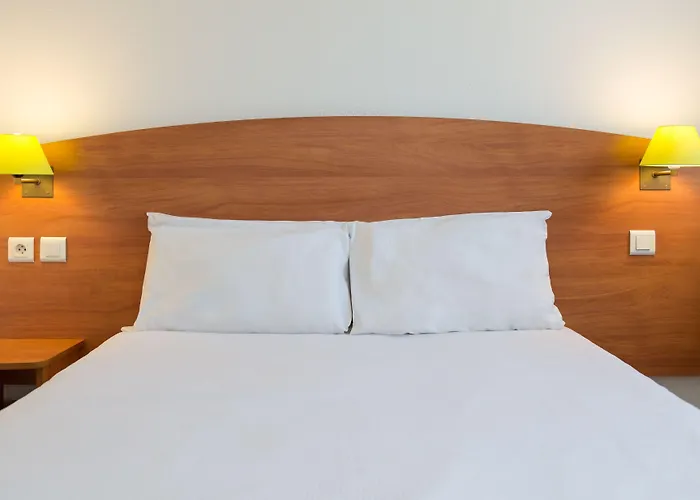 Akena Nantes - Ouest 2*