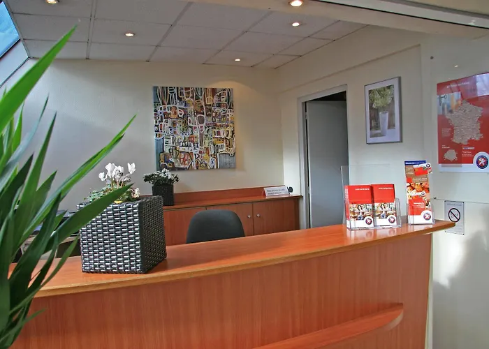 Akena Nantes - Ouest Hotel 2*